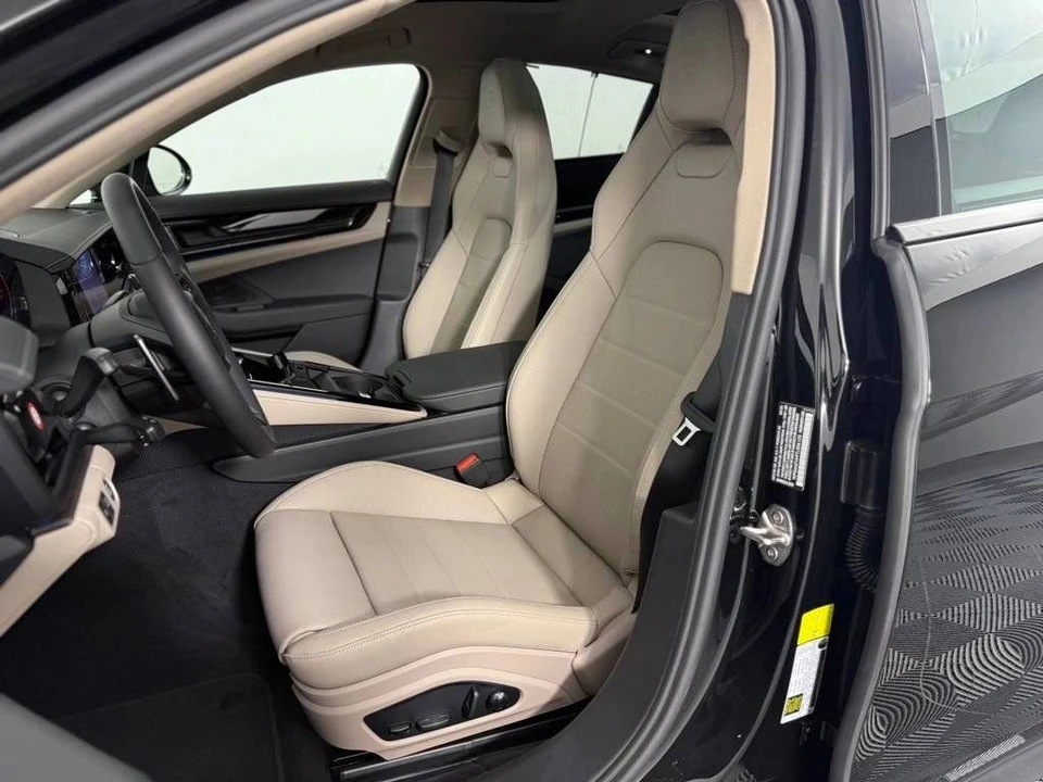 2026 Porsche 976 Panamera - Image 5 of 5