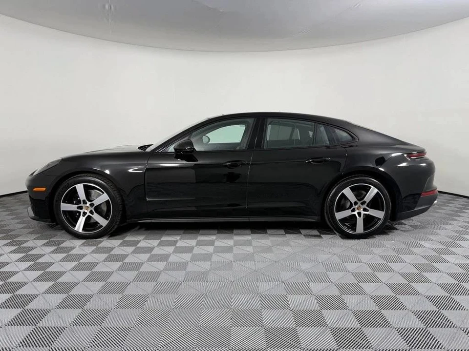 2026 Porsche 976 Panamera - Image 2 of 5