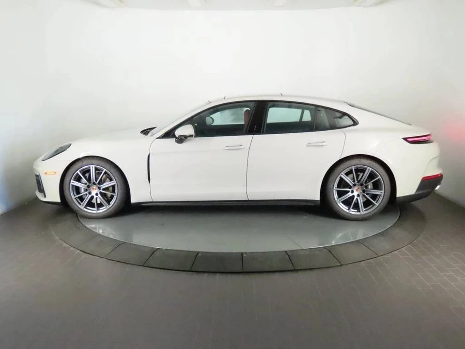 2026 Porsche 976 Panamera - Image 2 of 5