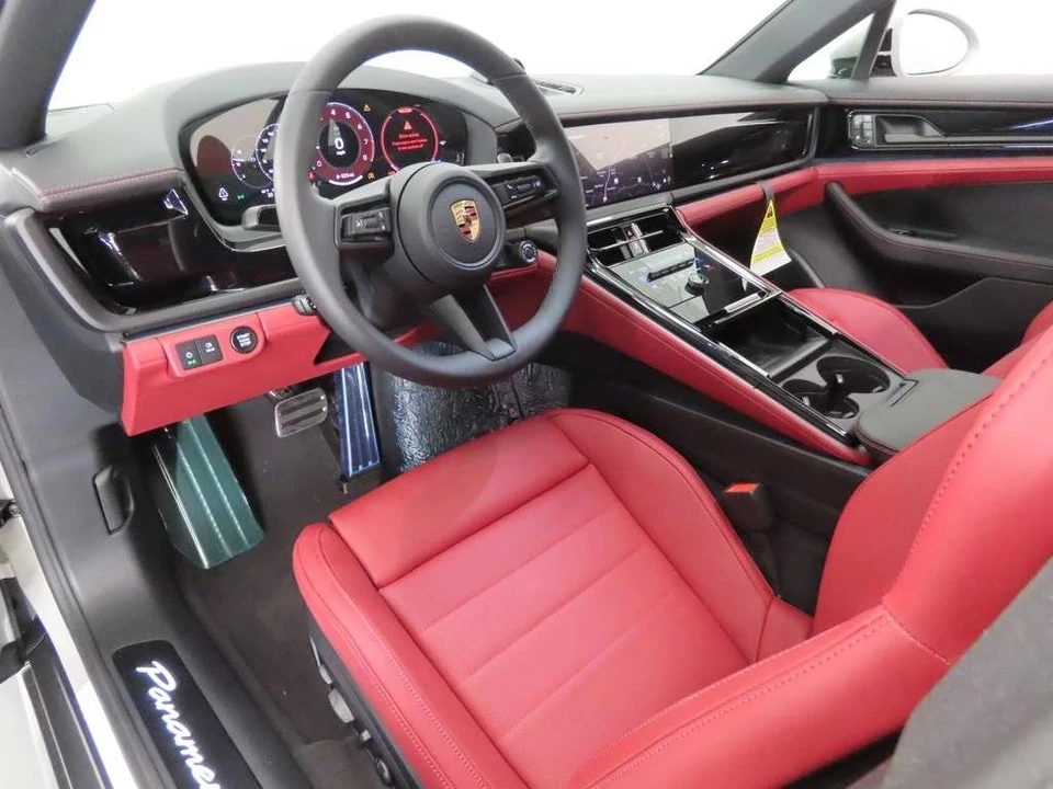 2026 Porsche 976 Panamera - Image 4 of 5