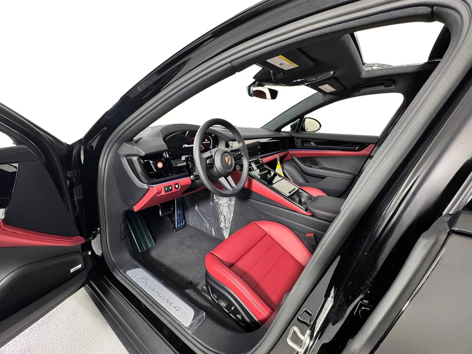 2026 Porsche 976 Panamera - Image 4 of 5