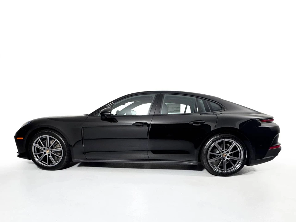 2026 Porsche 976 Panamera - Image 2 of 5