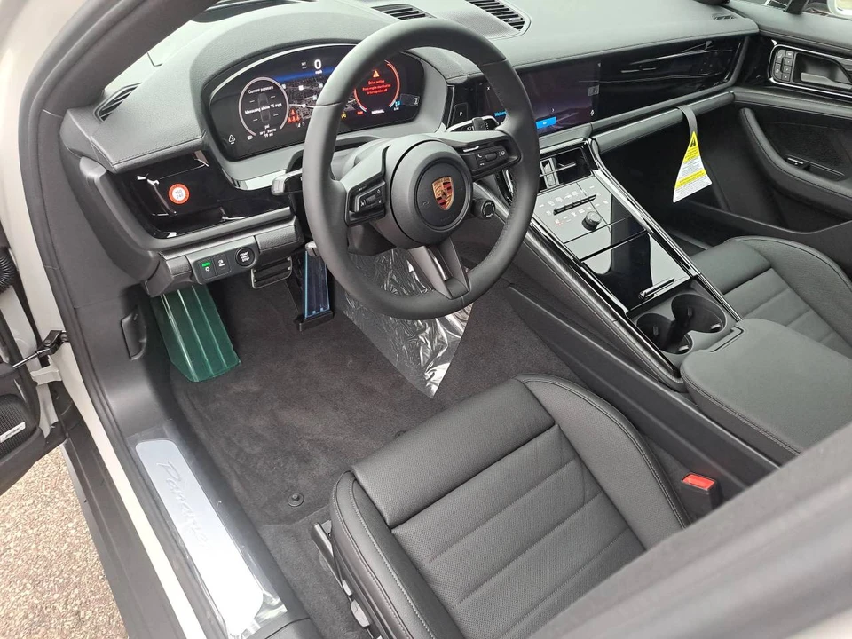 2026 Porsche 976 Panamera - Image 3 of 5