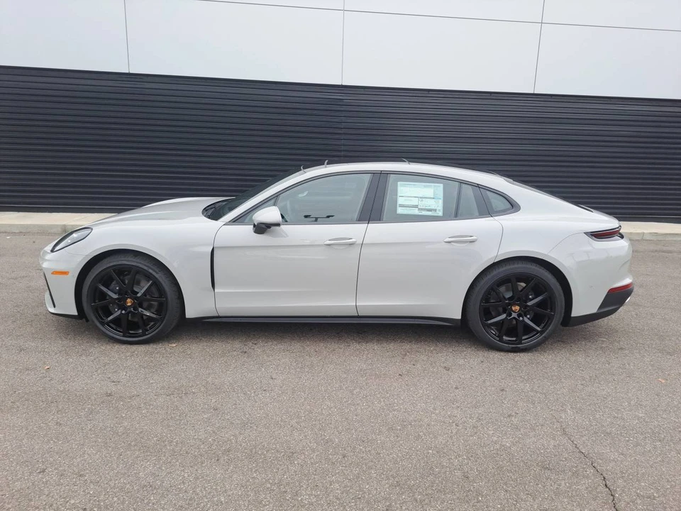 2026 Porsche 976 Panamera - Image 2 of 5