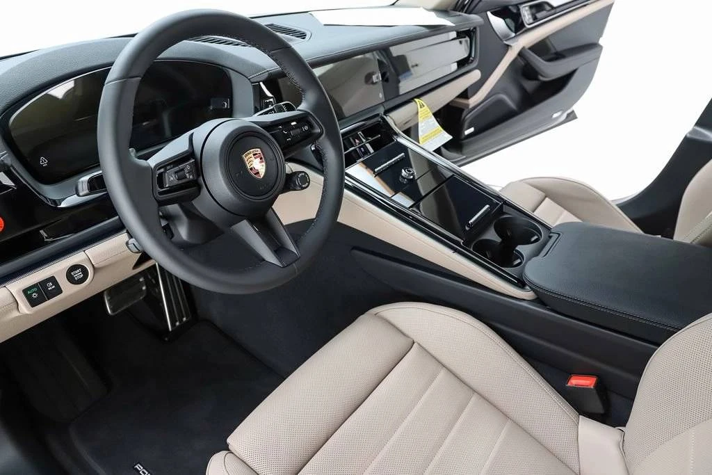2026 Porsche 976 Panamera - Image 4 of 4