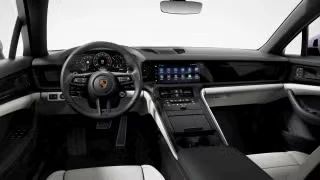 2026 Porsche Panamera - Image 25 of 30