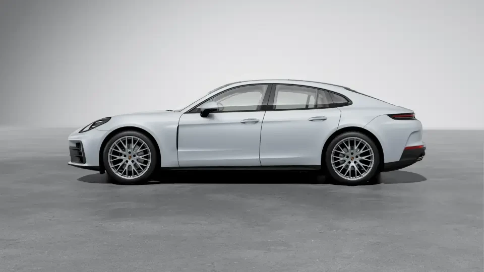 2026 Porsche Panamera - Image 15 of 30
