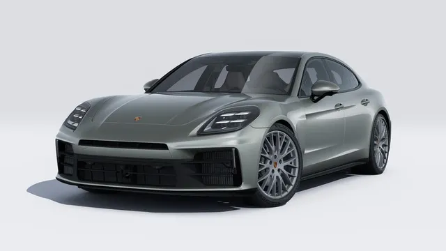 2026 Porsche Panamera 4