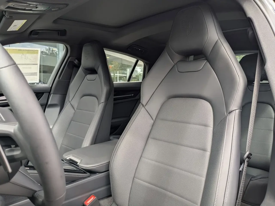 2026 Porsche 976 Panamera - Image 5 of 6