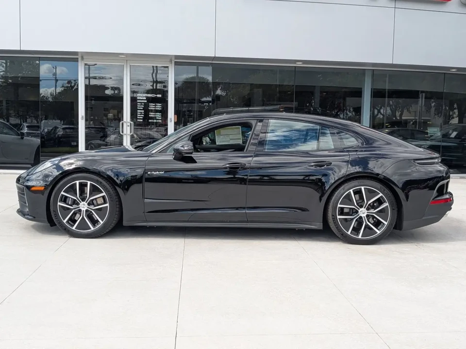 2026 Porsche 976 Panamera - Image 2 of 6