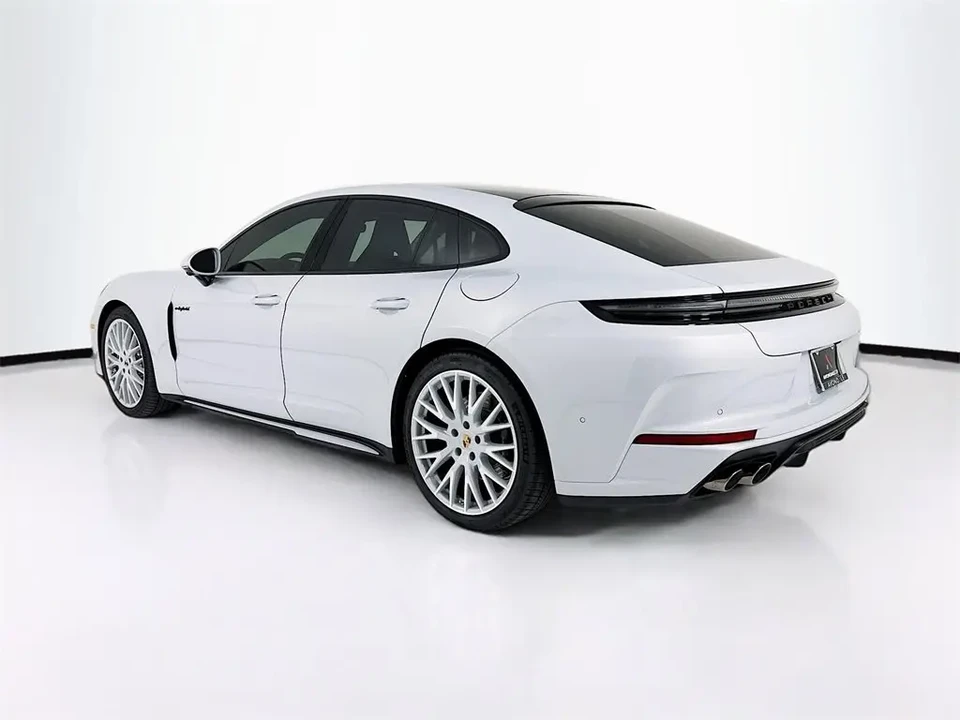 2026 Porsche 976 Panamera - Image 3 of 7