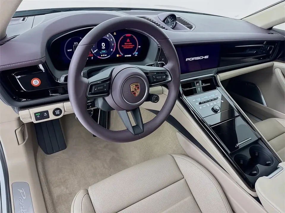 2026 Porsche 976 Panamera - Image 4 of 7