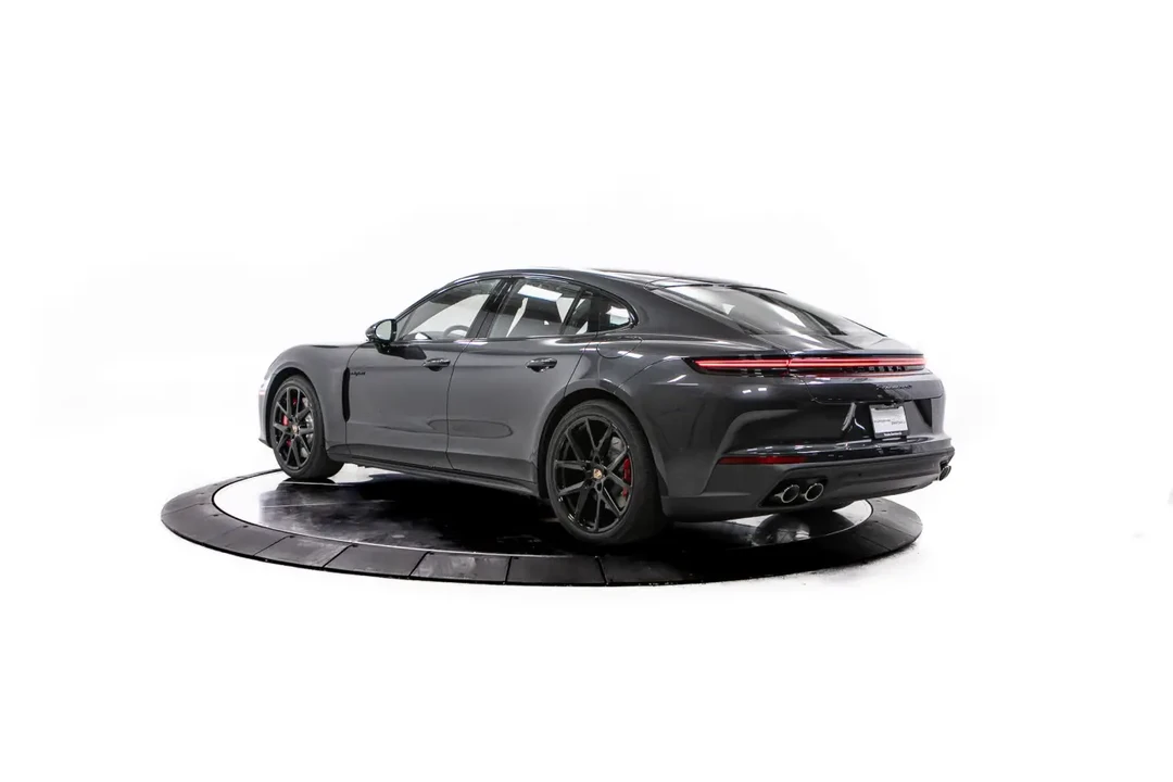 2026 Porsche 976 Panamera - Image 3 of 12