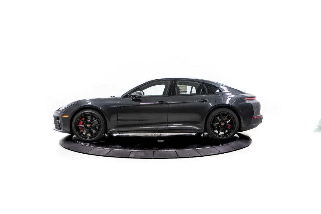 2026 Porsche 976 Panamera - Image 2 of 12