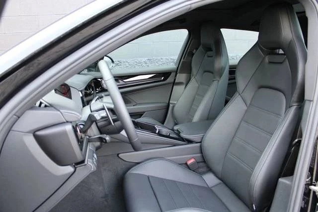 2026 Porsche 976 Panamera - Image 5 of 5