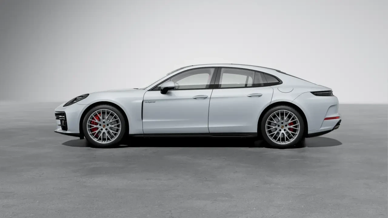 2026 Porsche Panamera - Image 16 of 30