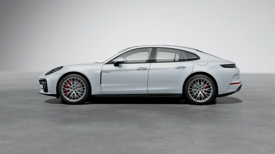 2026 Porsche Panamera - Image 15 of 30