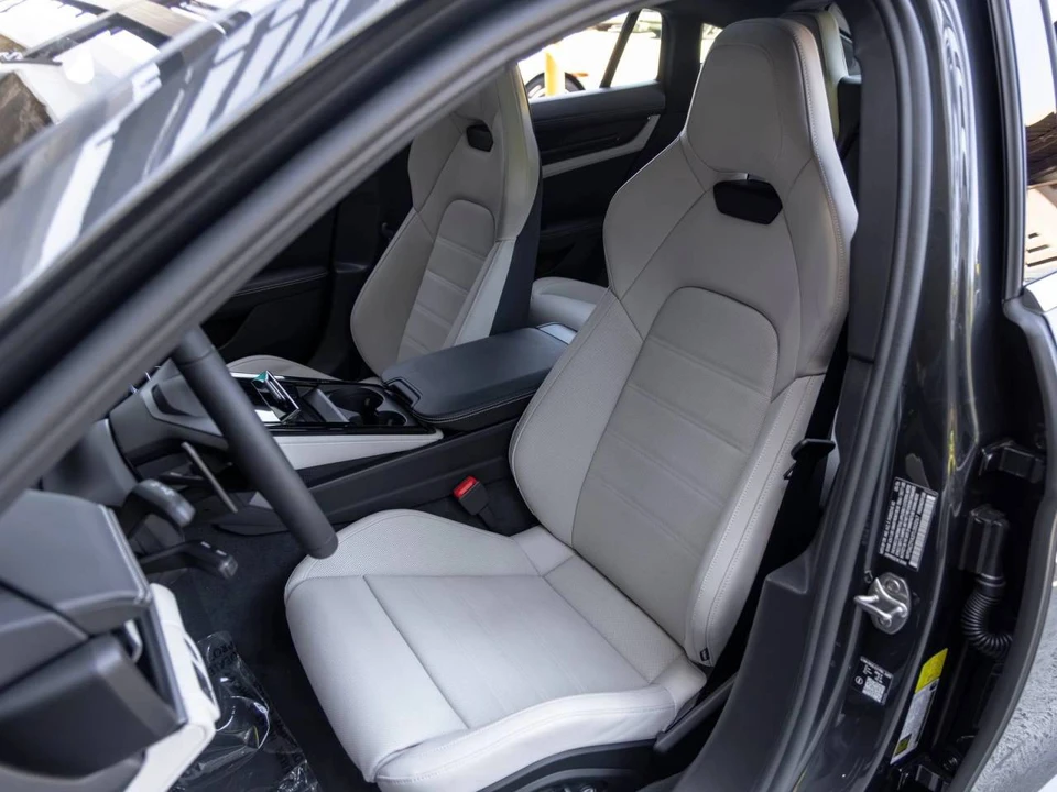 2026 Porsche Panamera - Image 5 of 5