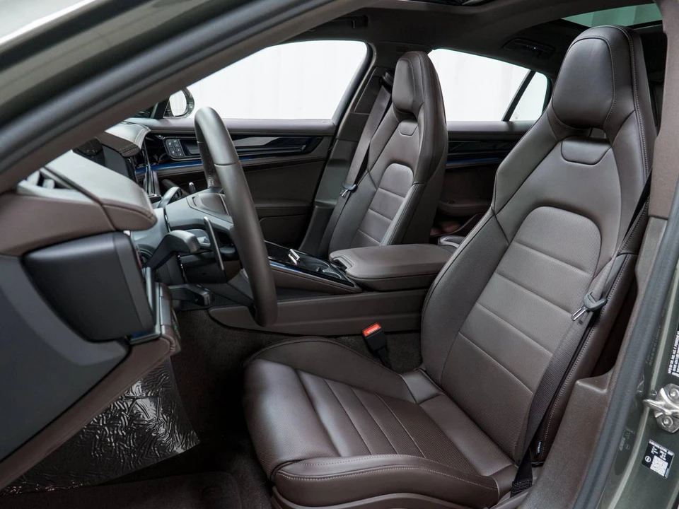 2026 Porsche 976 Panamera - Image 5 of 5