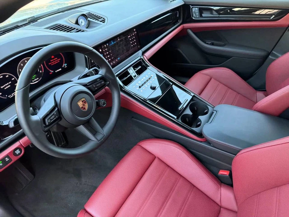 2026 Porsche 976 Panamera - Image 4 of 5