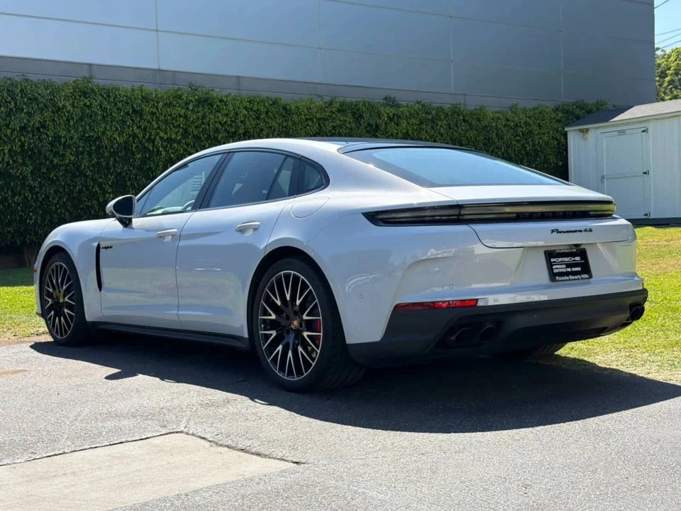 2026 Porsche 976 Panamera - Image 3 of 5