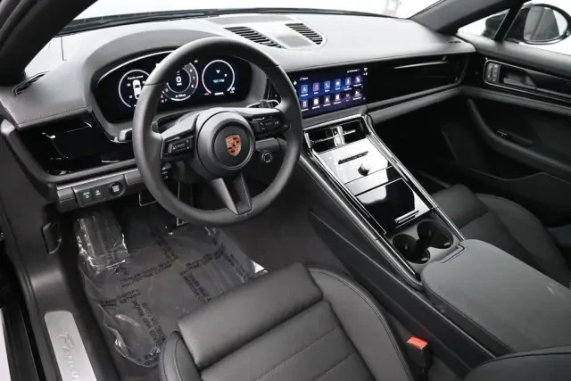 2026 Porsche 976 Panamera - Image 4 of 9