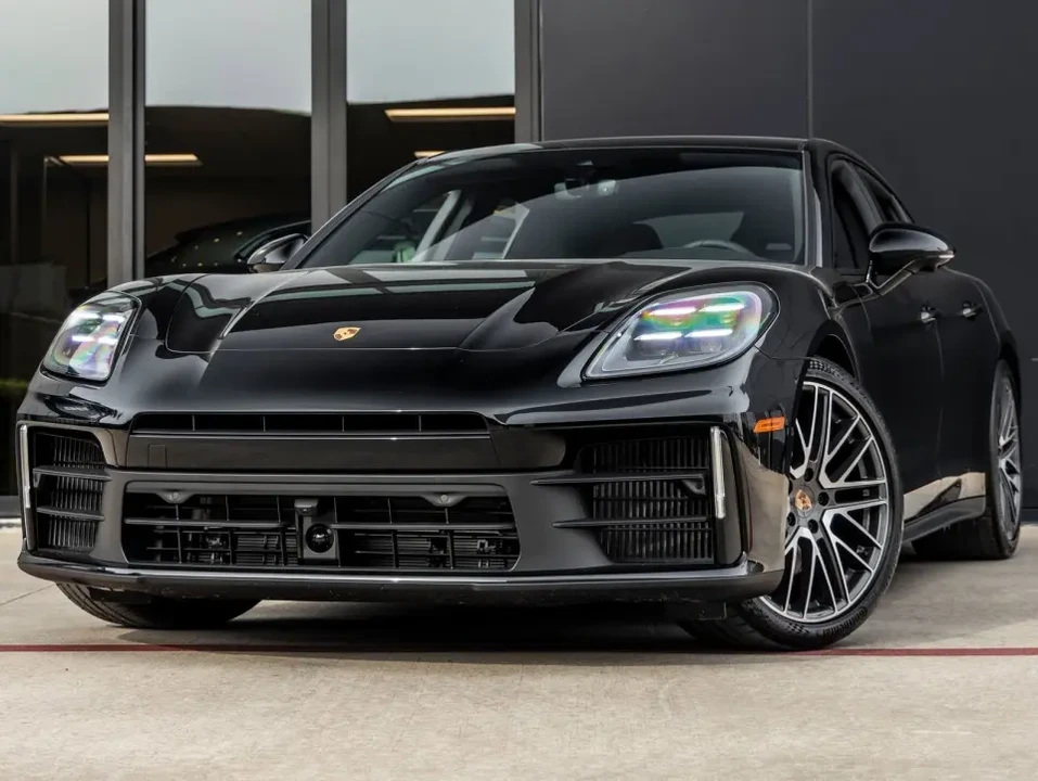 2026 Porsche 976 Panamera - Image 5 of 9