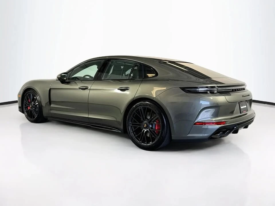 2026 Porsche 976 Panamera - Image 3 of 20