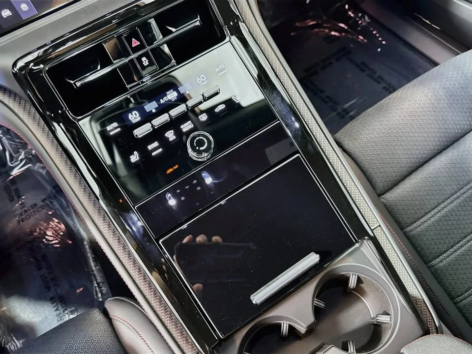 2026 Porsche 976 Panamera - Image 18 of 20