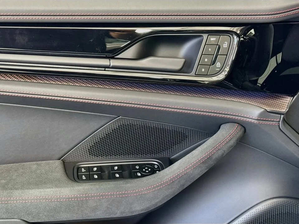 2026 Porsche 976 Panamera - Image 11 of 20