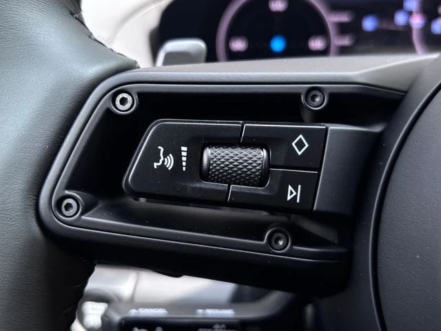 2026 Porsche Panamera - Image 16 of 31