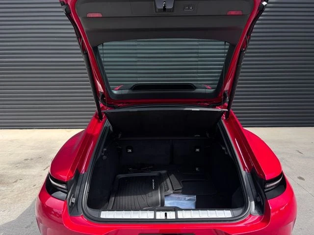 2026 Porsche Panamera - Image 30 of 31