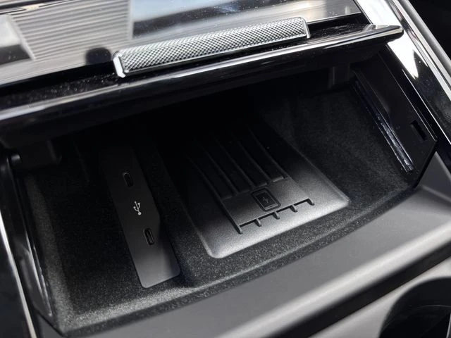 2026 Porsche Panamera - Image 25 of 31