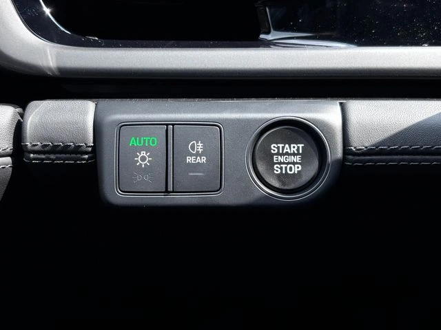 2026 Porsche Panamera - Image 26 of 31