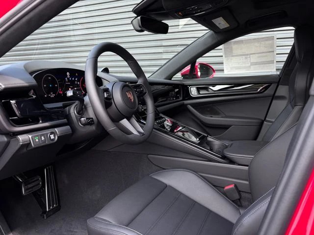 2026 Porsche Panamera - Image 4 of 31