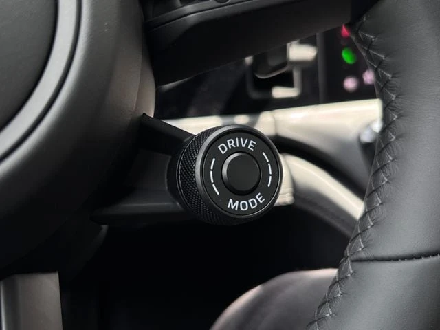 2026 Porsche Panamera - Image 18 of 31