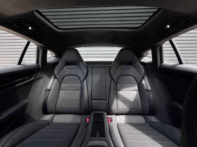 2026 Porsche Panamera - Image 29 of 31