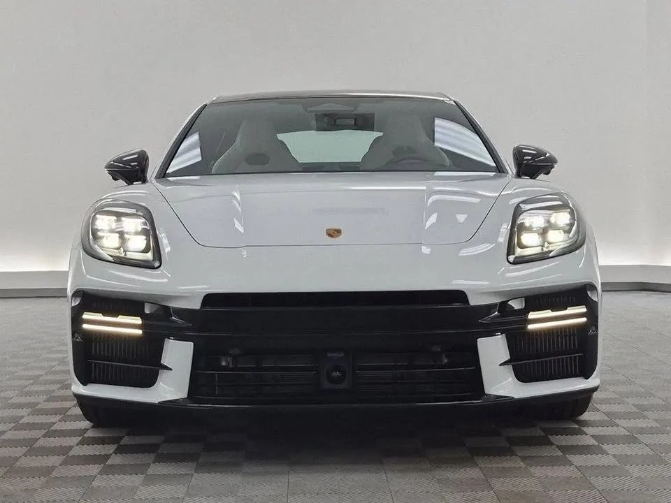 2026 Porsche 976 Panamera - Image 7 of 20