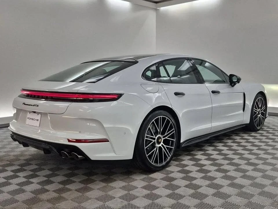 2026 Porsche 976 Panamera - Image 6 of 20