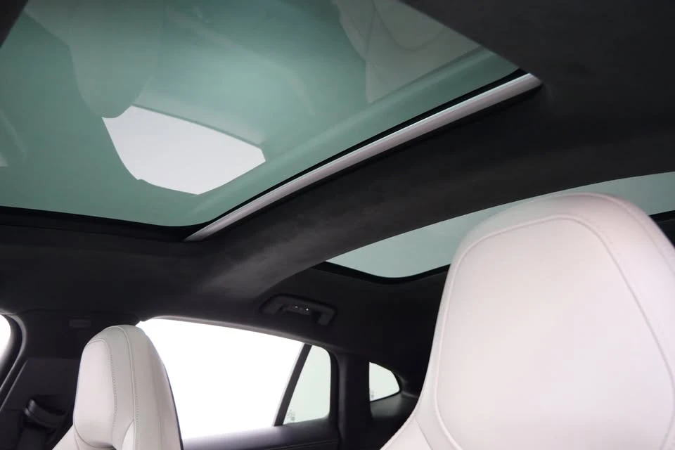 2026 Porsche 976 Panamera - Image 14 of 15