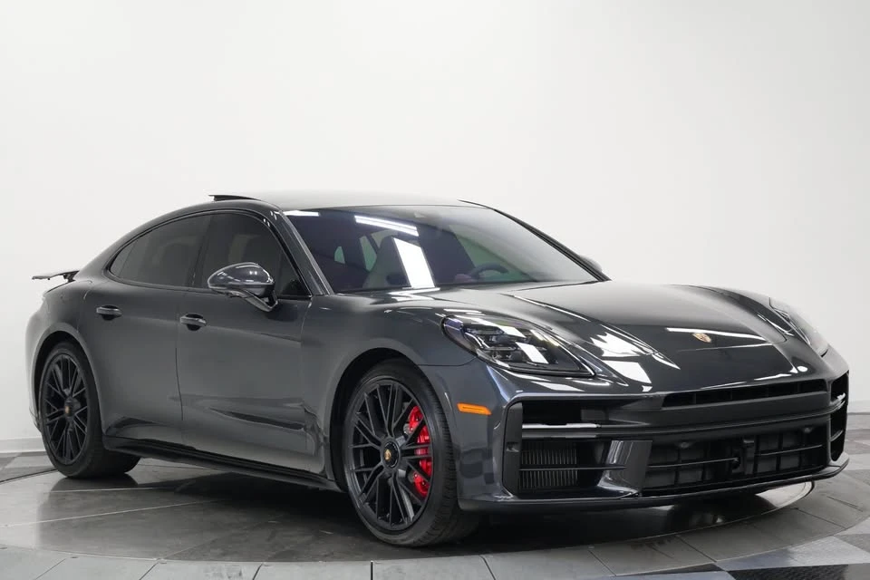 2026 Porsche 976 Panamera - Image 2 of 15
