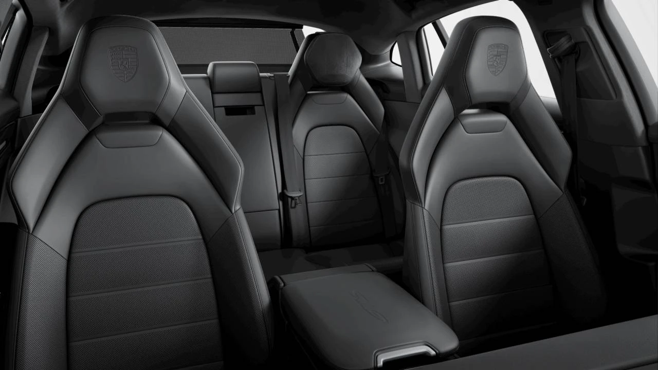 2026 Porsche Panamera - Image 9 of 10