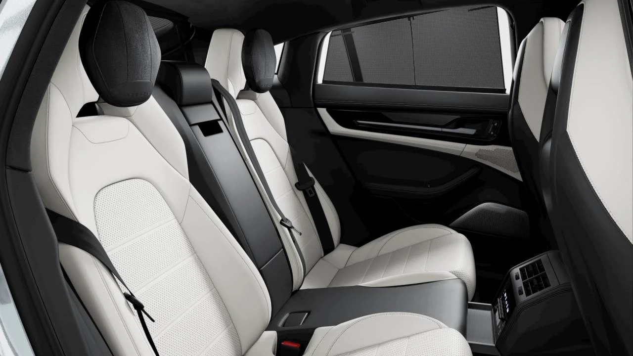 2026 Porsche Panamera - Image 10 of 10