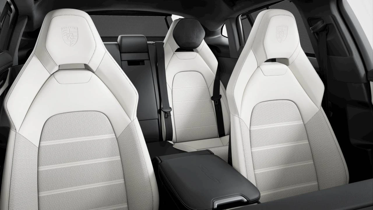 2026 Porsche Panamera - Image 9 of 10