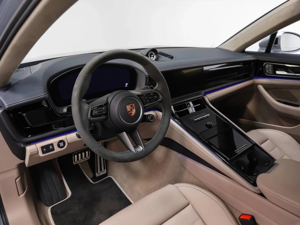 2026 Porsche 976 Panamera - Image 4 of 5