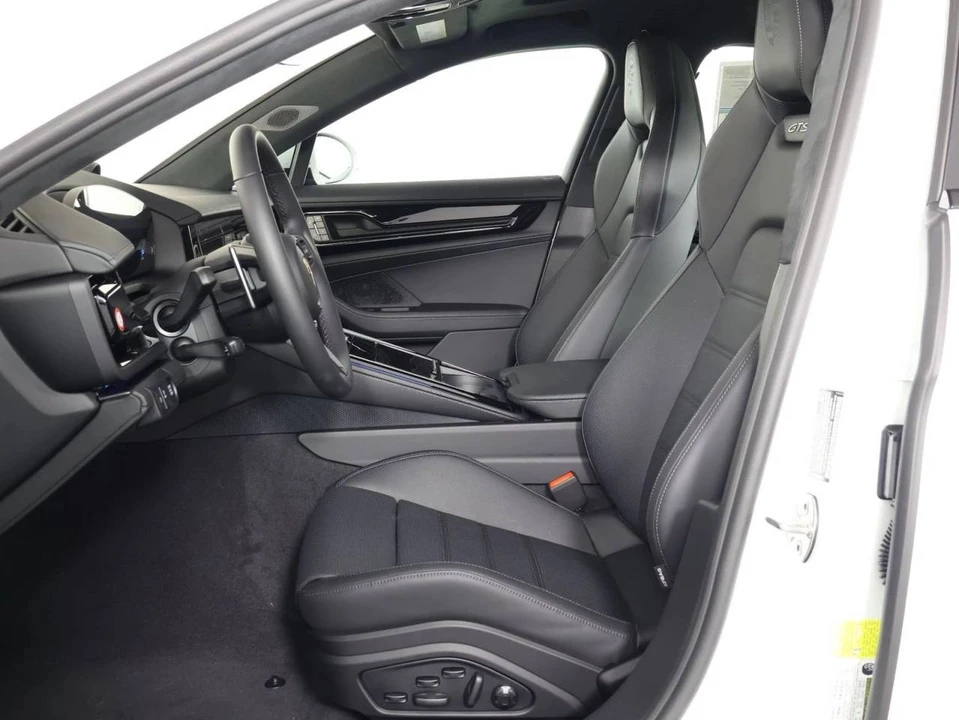 2026 Porsche 976 Panamera - Image 5 of 5