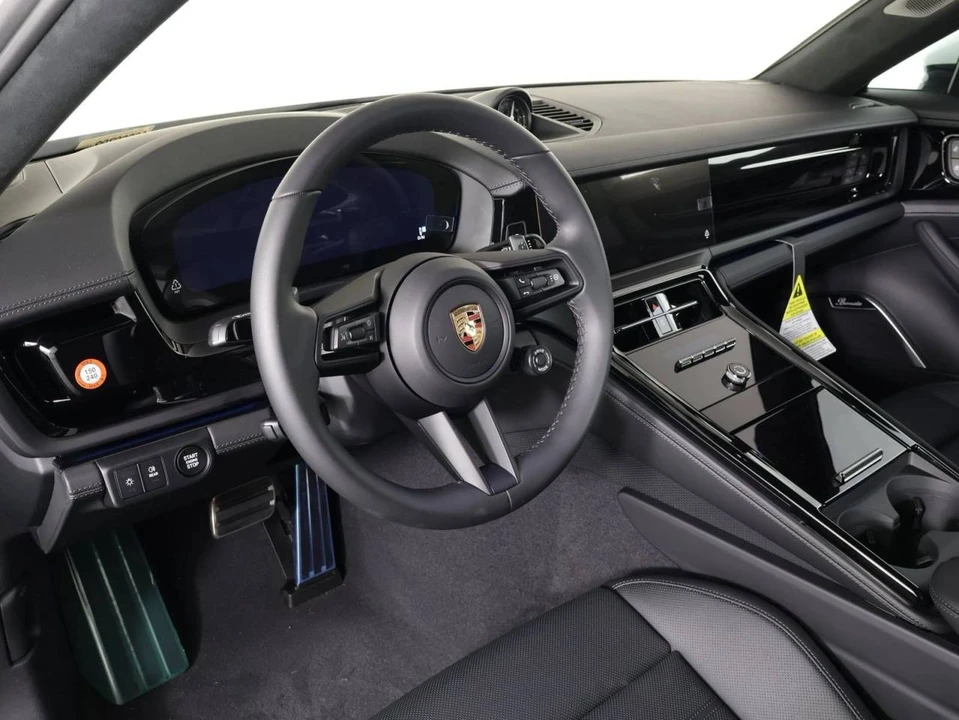 2026 Porsche 976 Panamera - Image 4 of 5