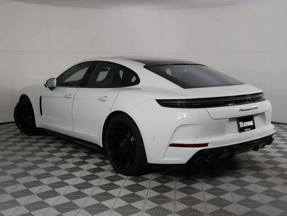2026 Porsche 976 Panamera - Image 3 of 5