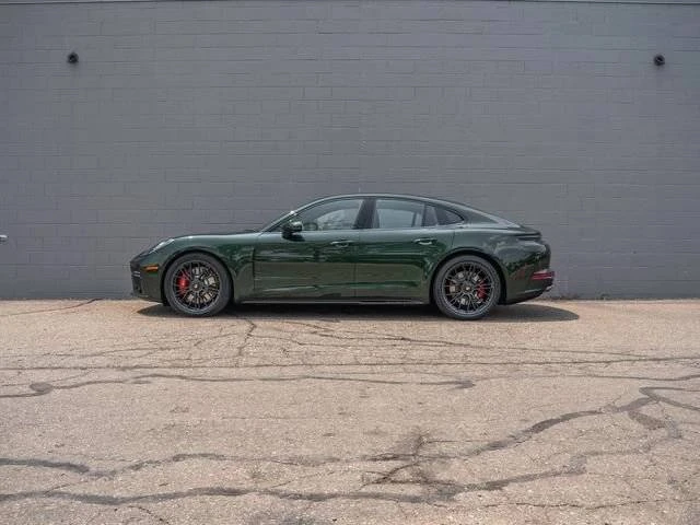 2026 Porsche 976 Panamera - Image 2 of 5