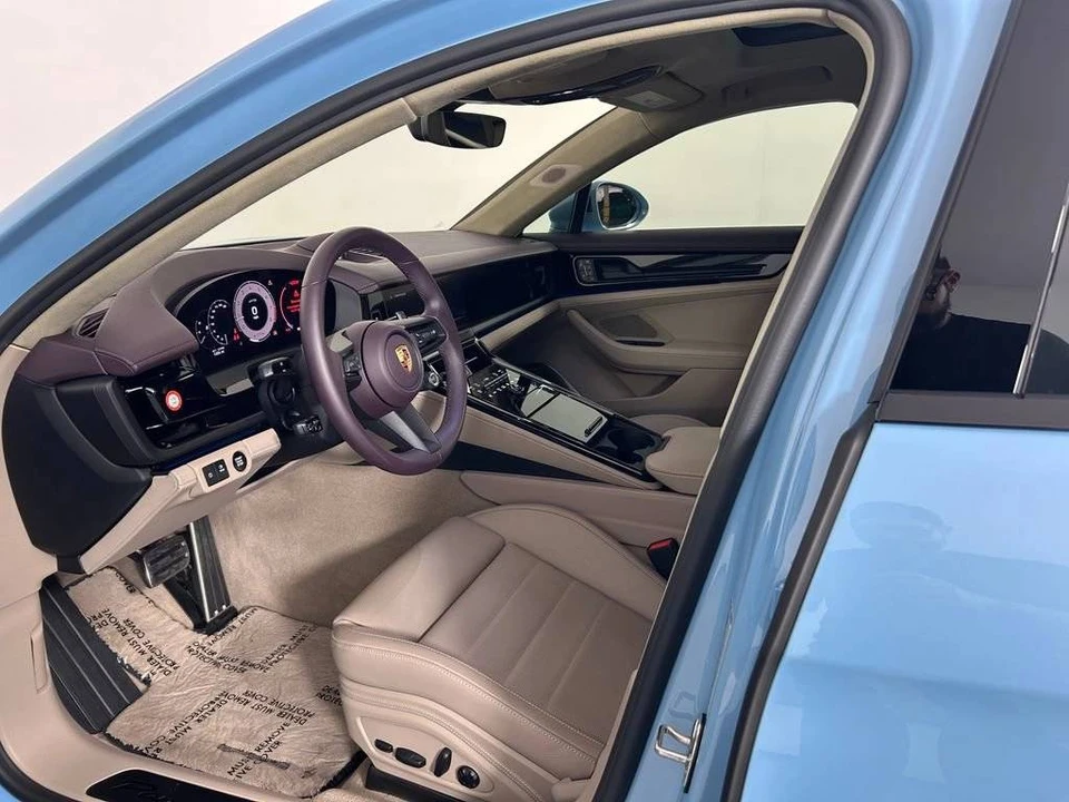 2026 Porsche 976 Panamera - Image 4 of 5